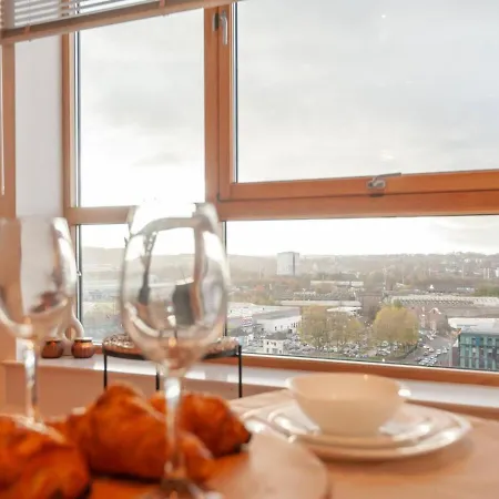 Apartment Dock - Perfect For Couples - Amazing Views - Pass The Keys