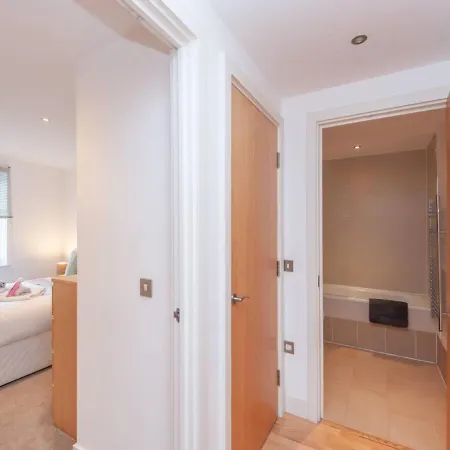 Dock - Perfect For Couples - Amazing Views - Pass The Keys Leeds (West Yorkshire)