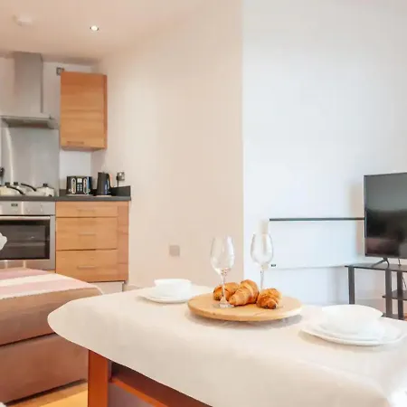 Dock - Perfect For Couples - Amazing Views - Pass The Keys * Leeds (West Yorkshire)