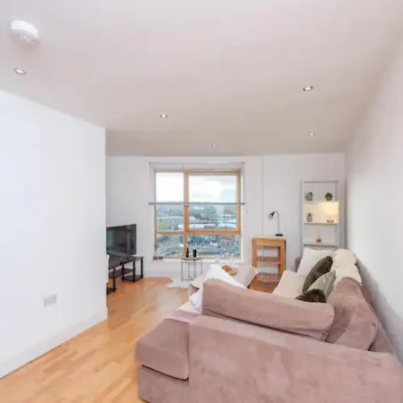 Apartment Pass The Keys Panoramic Serenity - Summer Bliss - Dock Leeds (West Yorkshire)